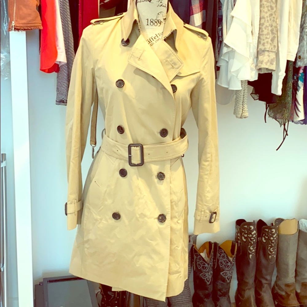 BURBERRY SIZE 4 US